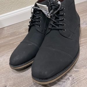 NWT Perry Ellis Men’s Casual Boots